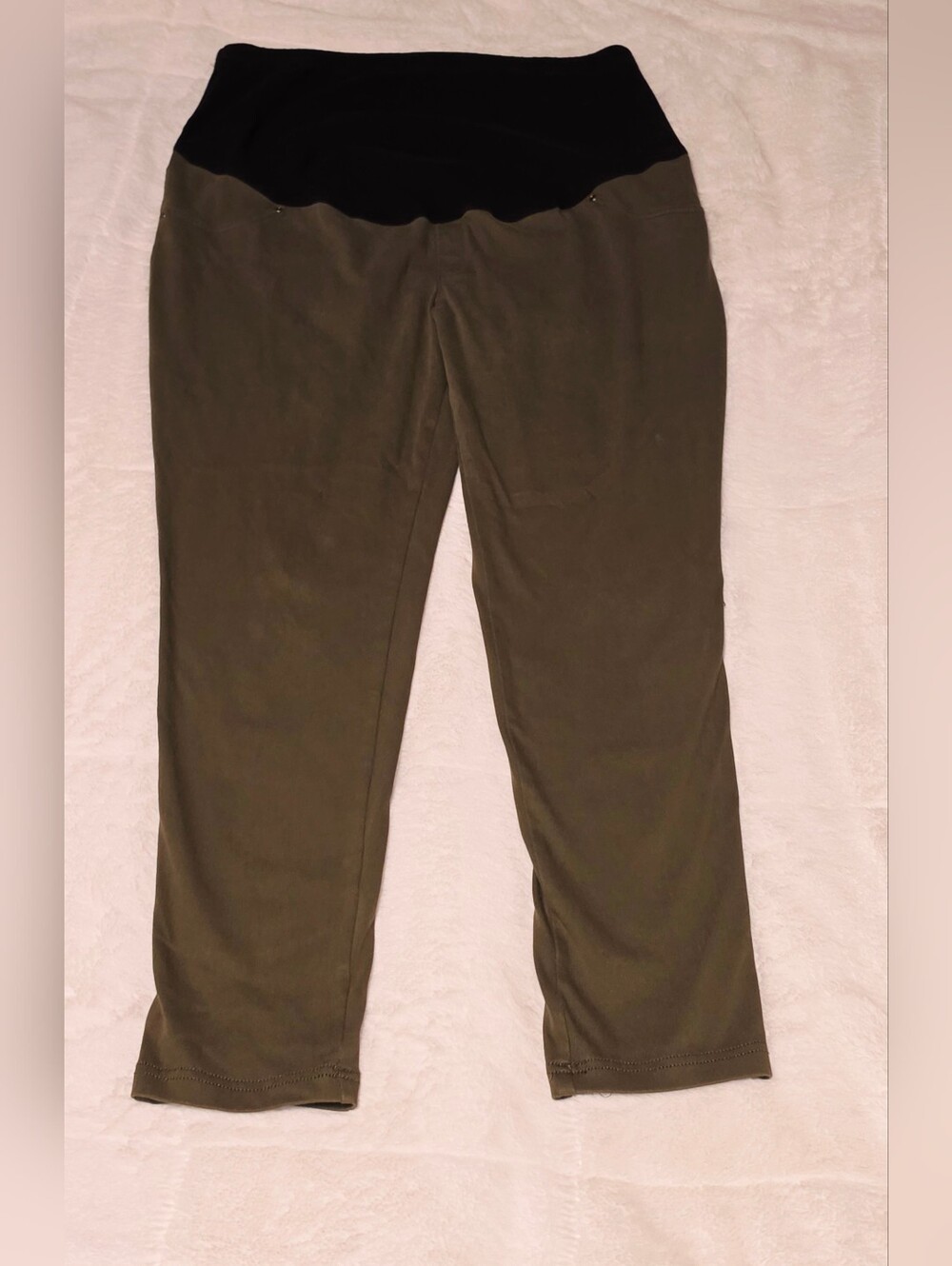 Time and Tru Olive Green Maternity Joggers with Black Waistband (o1-46)